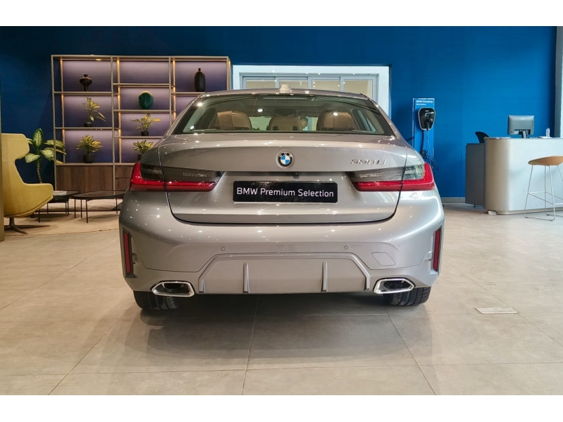BMW 3 Series Gran Limousine 330Li M Sport
