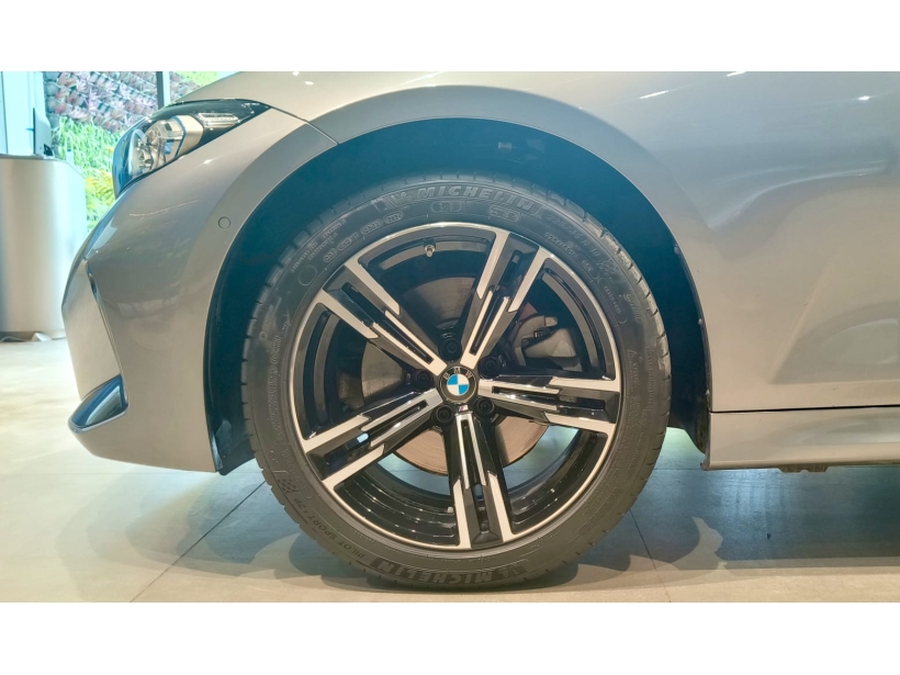 BMW 3 Series Gran Limousine 330Li M Sport