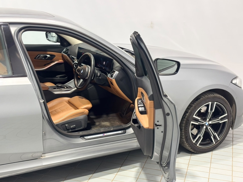 BMW 3 Series Gran Limousine 330Li M Sport First Edition