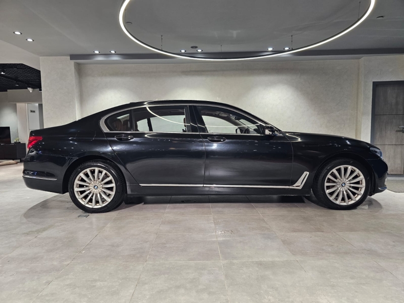 BMW 7 Series 740Li DPE Signature
