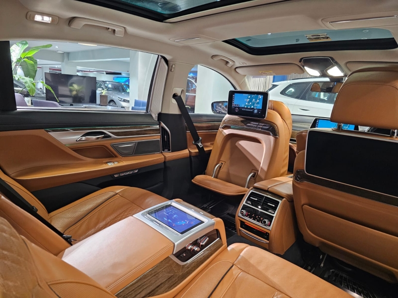 BMW 7 Series 740Li DPE Signature