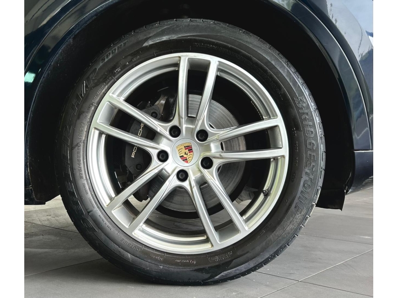 Porsche Cayenne Platinum Edition