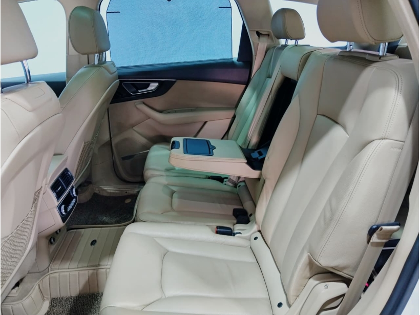 Audi Q7 45 TDI Technology Pack + Sunroof
