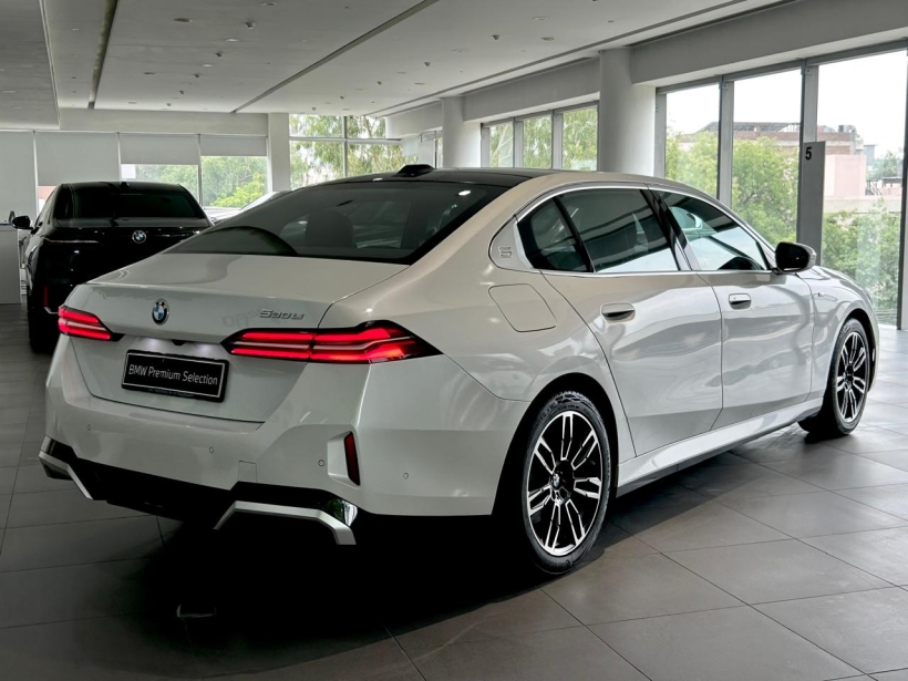 BMW 5 Series 530Li M Sport LWB