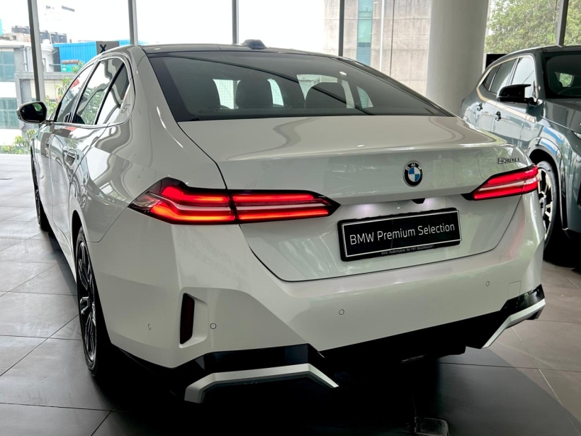 BMW 5 Series 530Li M Sport LWB