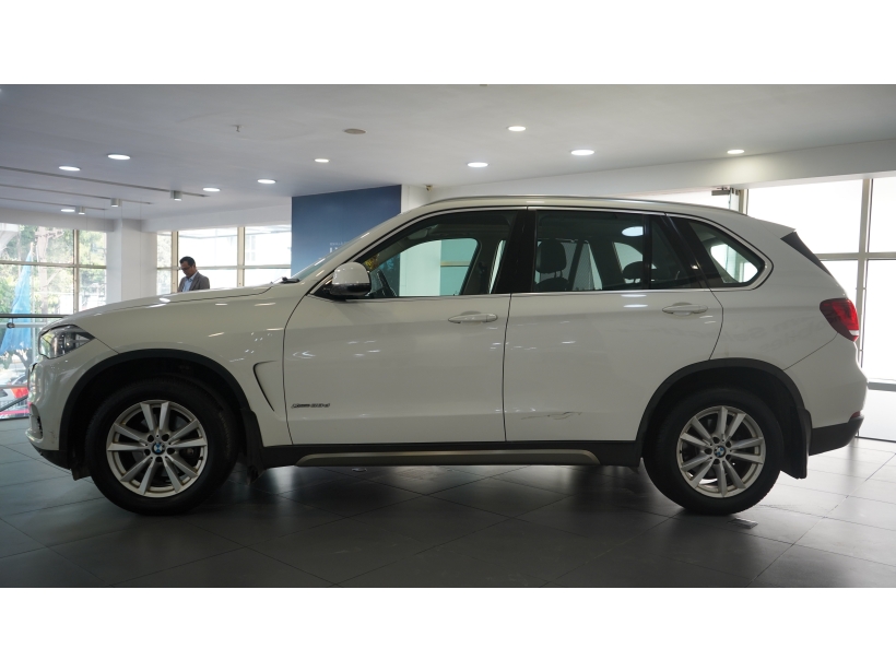 BMW X5 xDrive30d Design Pure Experience