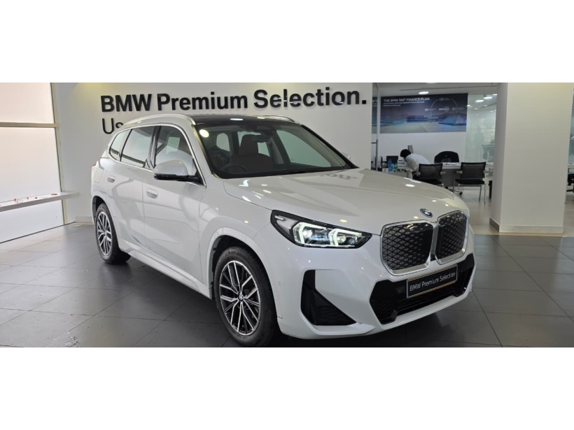 BMW iX1 LWB