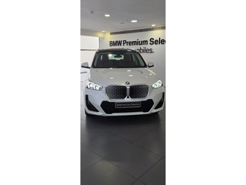 BMW iX1 LWB