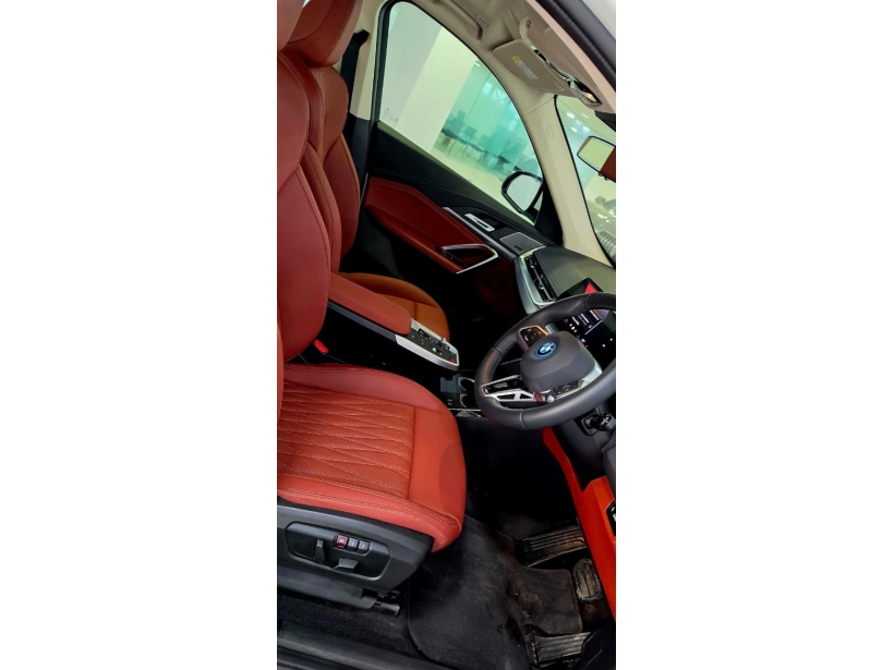 BMW iX1 LWB