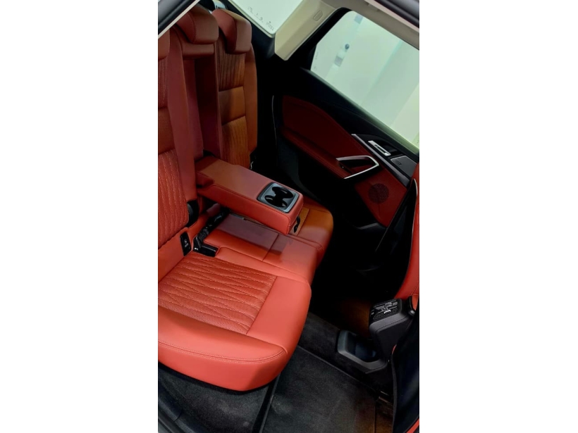 BMW iX1 LWB