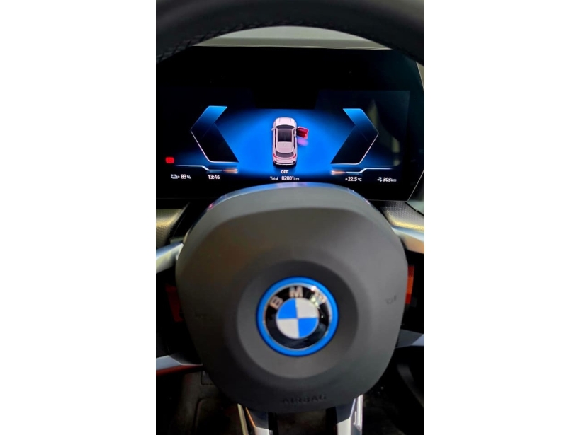 BMW iX1 LWB