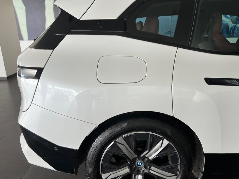 BMW iX xDrive40