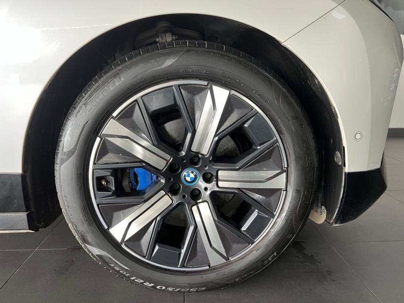 BMW iX xDrive40