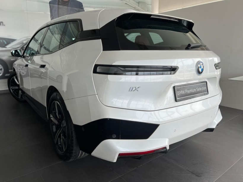 BMW iX xDrive40
