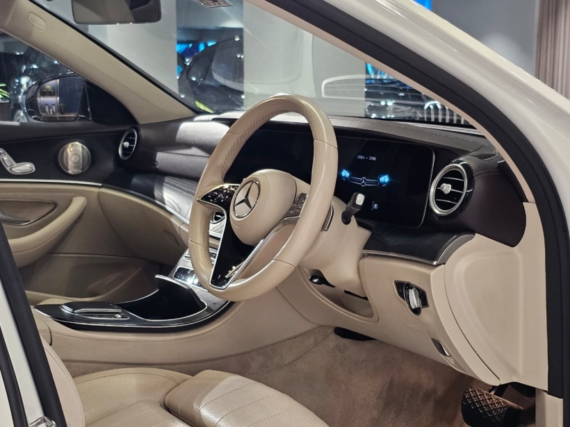 Mercedes Benz E Class 220 CDI AT