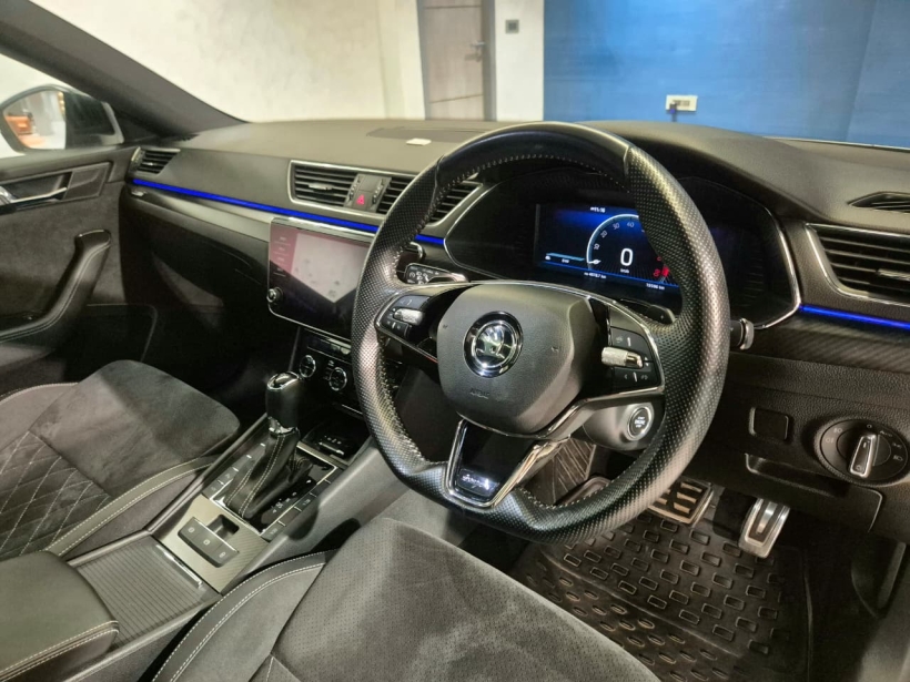 Skoda Superb Sportline 2.0 TSI AT