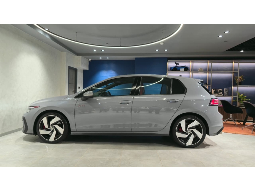Volkswagen Golf GTI 2.0L TSI