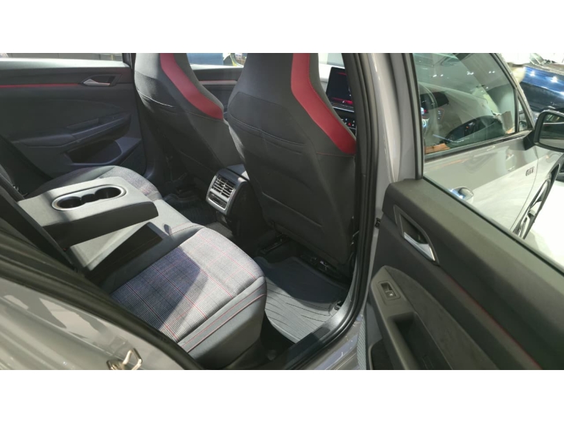 Volkswagen Golf GTI 2.0L TSI