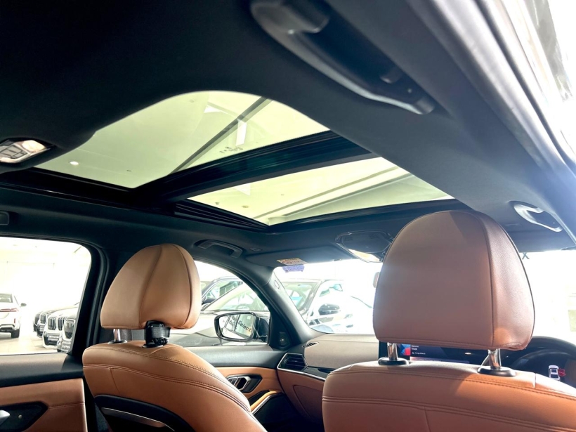 BMW 3 Series Gran Limousine 330Li M Sport Pro