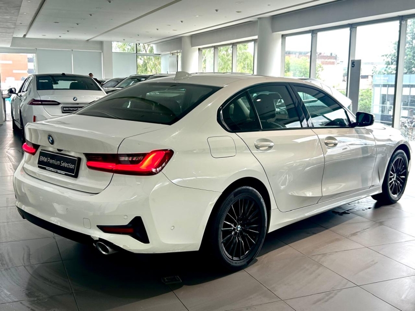 BMW 3 Series 320d Luxury Line