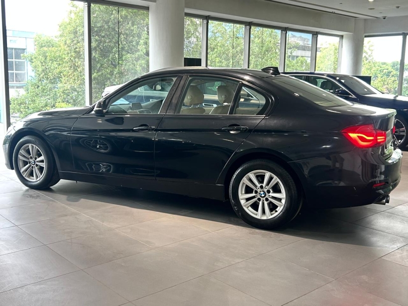 BMW 3 Series 320i