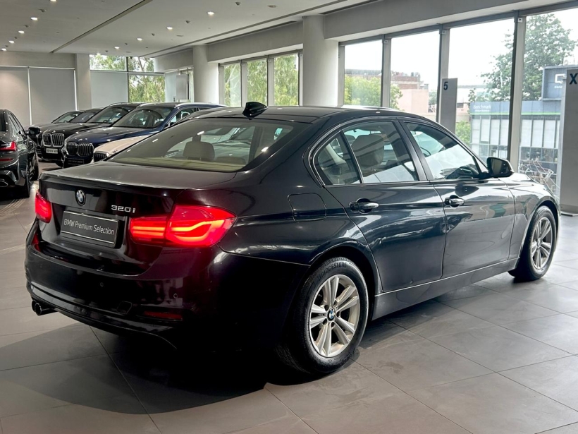 BMW 3 Series 320i