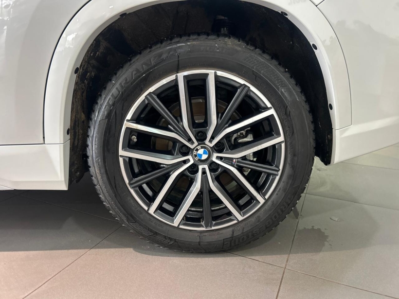 BMW iX1 eDrive20L M Sport