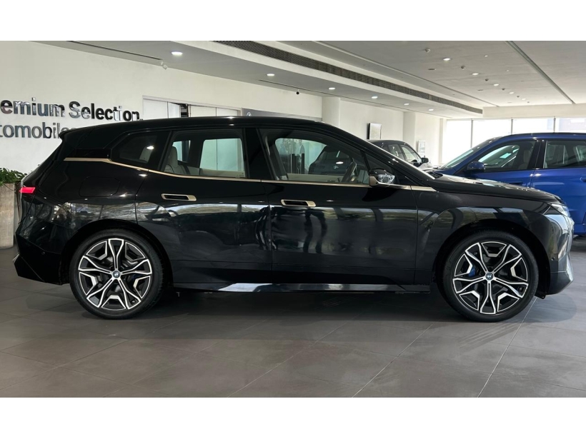 BMW iX xDrive50