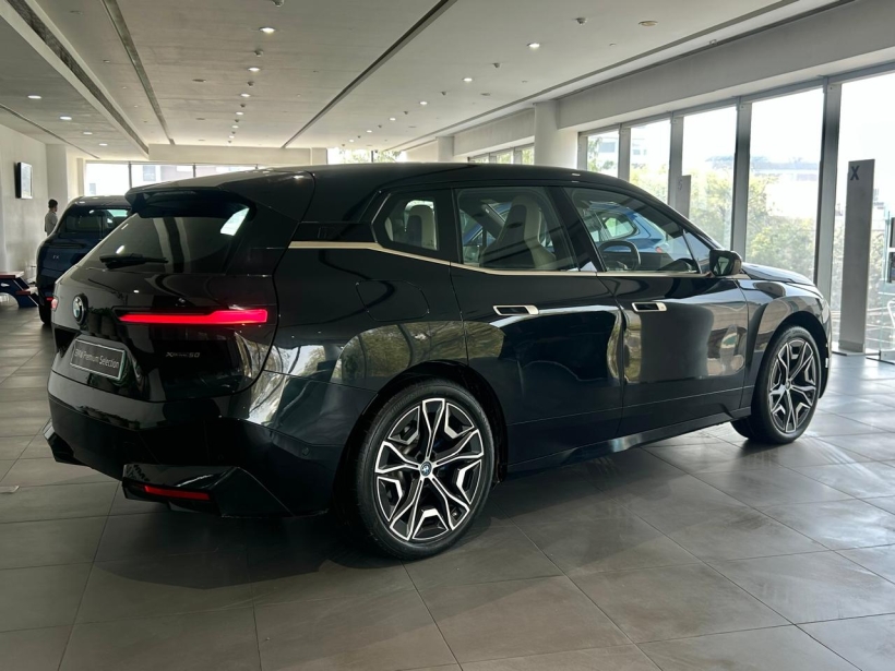 BMW iX xDrive50