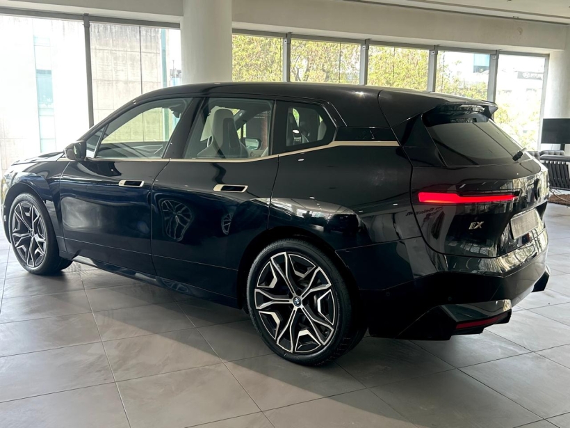 BMW iX xDrive50