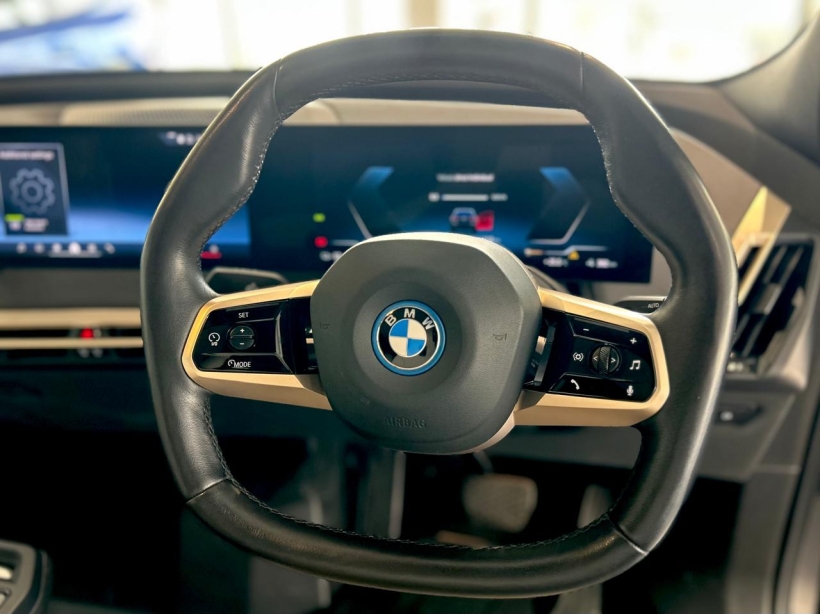 BMW iX xDrive50