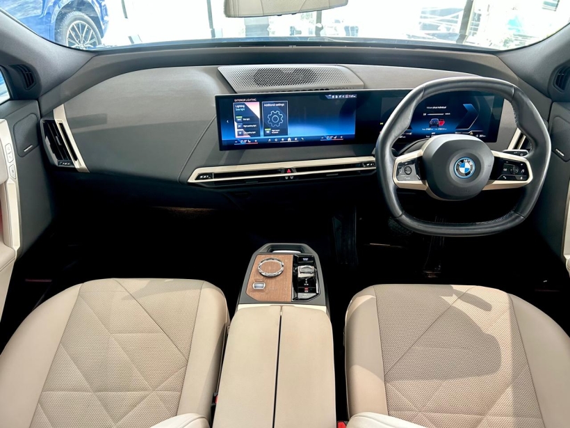 BMW iX xDrive50