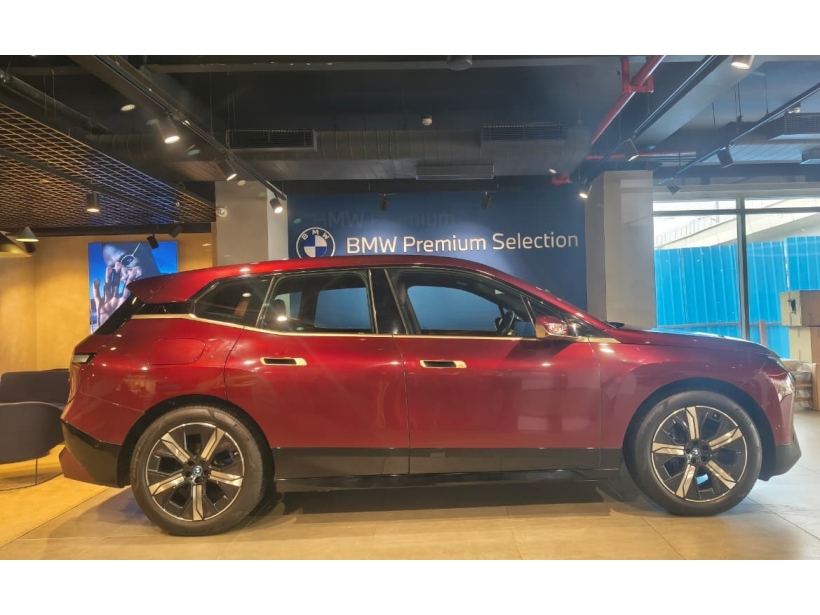 BMW iX xDrive40