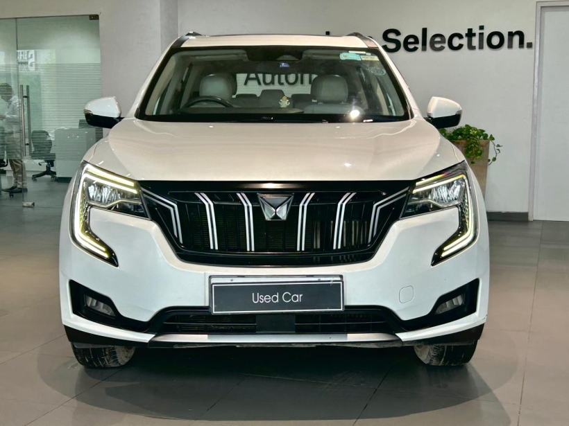 Mahindra XUV700 AX 7 Diesel AT 7 STR