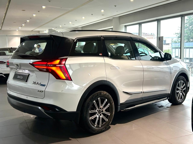 Mahindra XUV700 AX 7 Diesel AT 7 STR