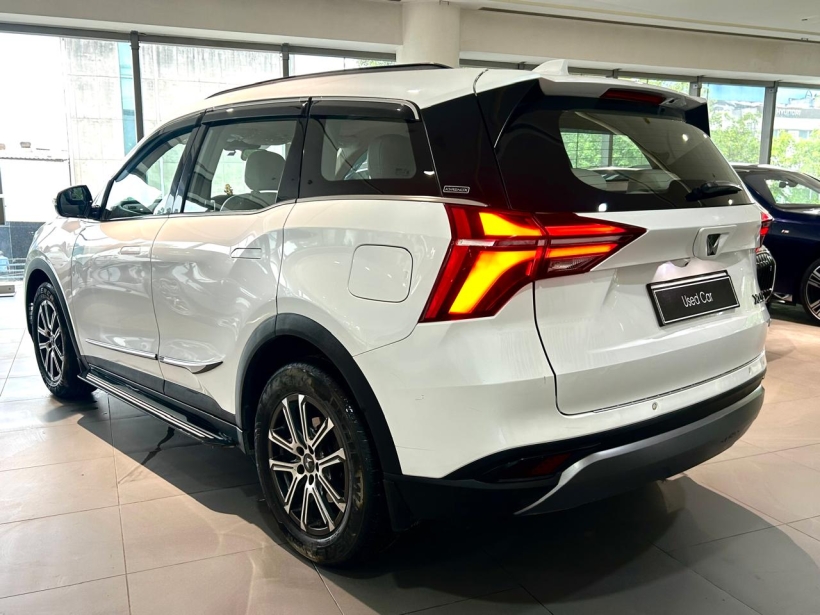 Mahindra XUV700 AX 7 Diesel AT 7 STR