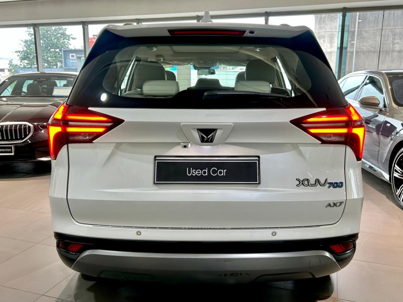 Mahindra XUV700 AX 7 Diesel AT 7 STR