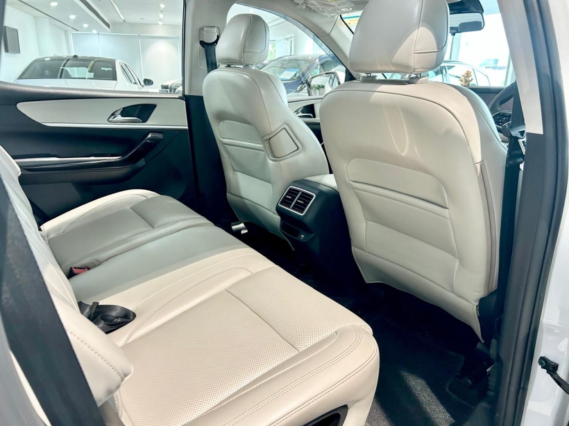 Mahindra XUV700 AX 7 Diesel AT 7 STR