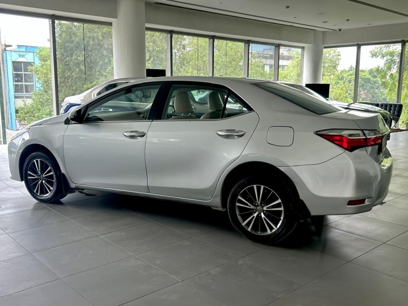 Toyota Corolla Altis VL AT Petrol
