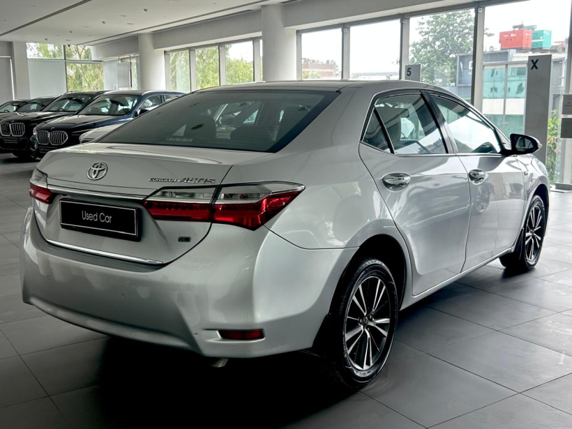Toyota Corolla Altis VL AT Petrol