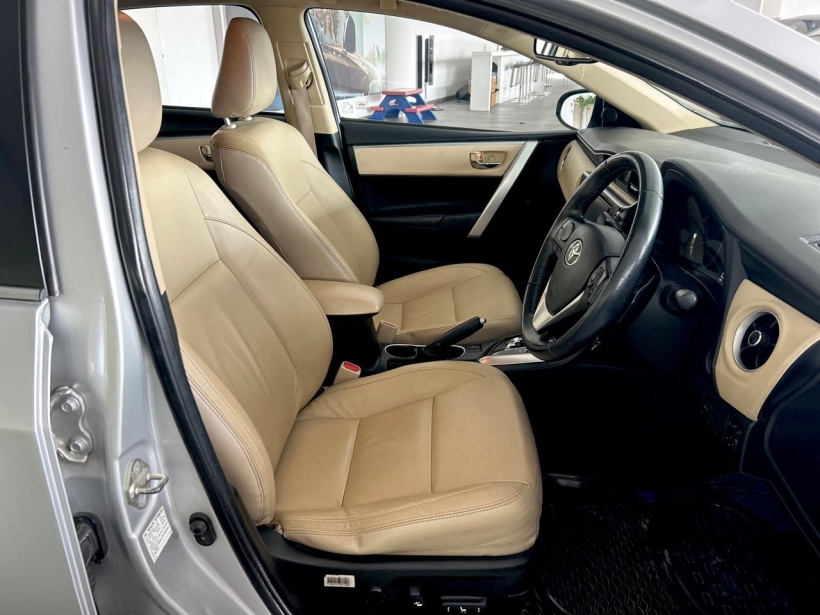 Toyota Corolla Altis VL AT Petrol