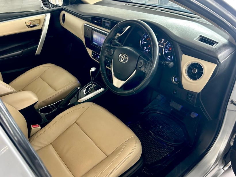 Toyota Corolla Altis VL AT Petrol