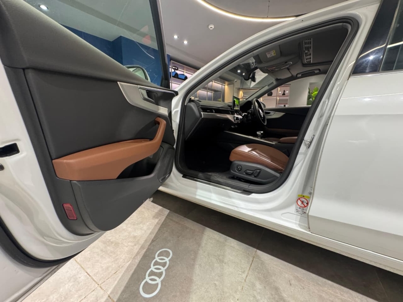 Audi A4 40 TFSI Premium Plus