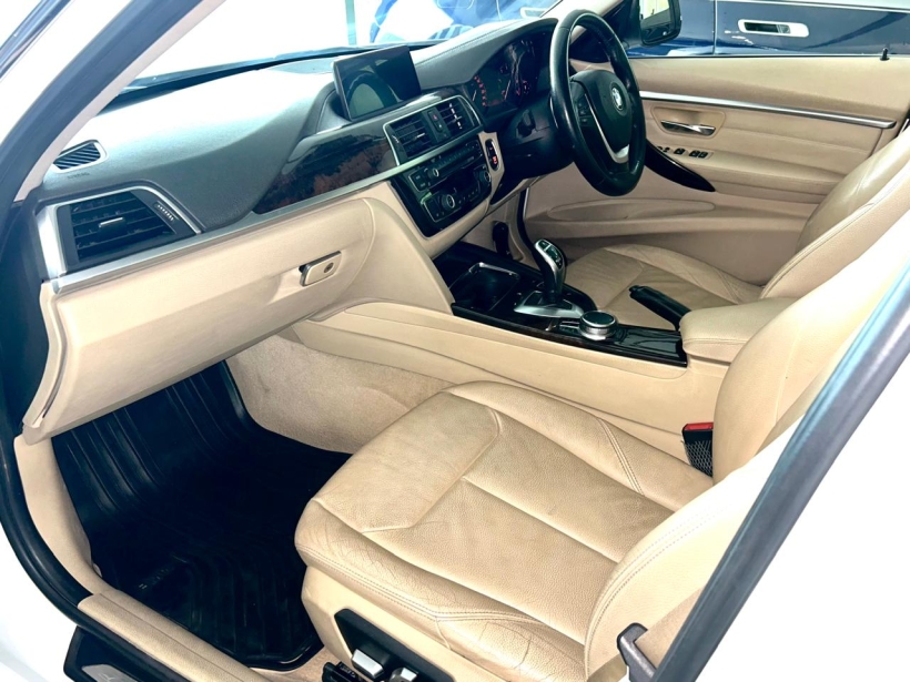 BMW 3 Series 320d Luxury Line