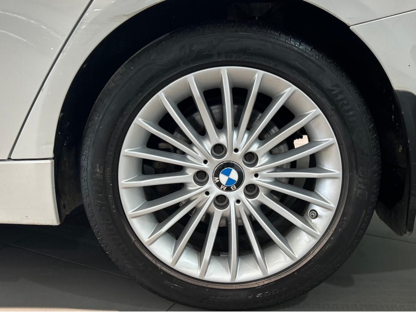 BMW 3 Series 320d Luxury Line