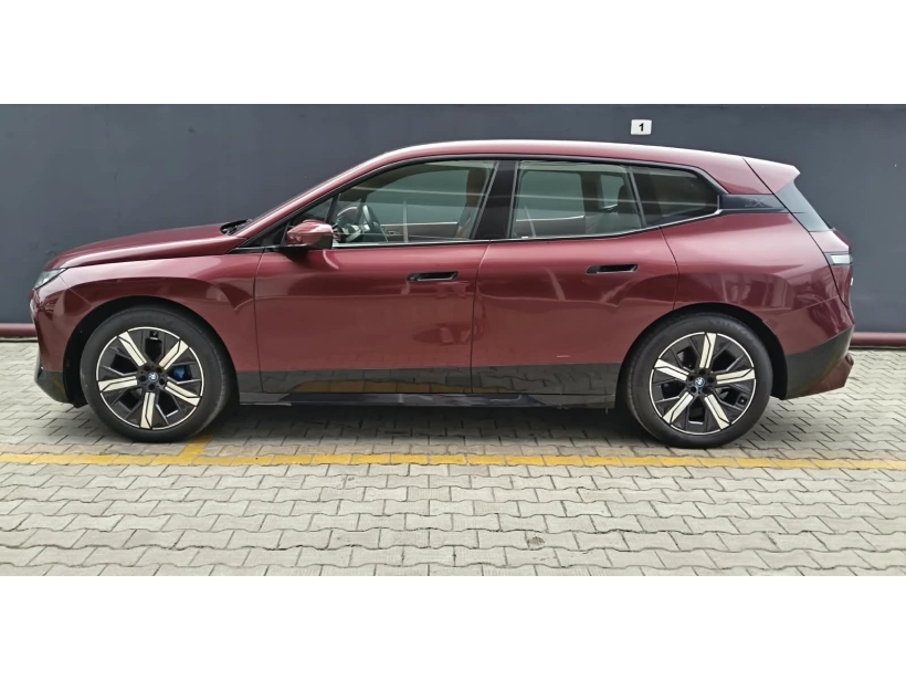 BMW iX xDrive40