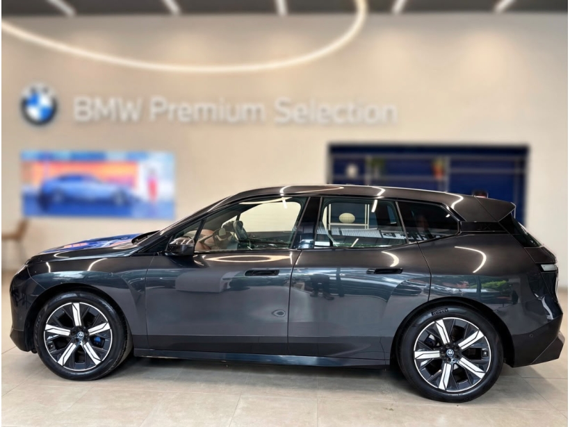 BMW iX xDrive40