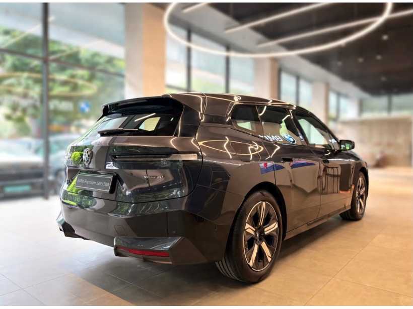 BMW iX xDrive40