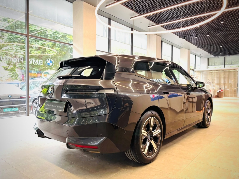 BMW iX xDrive40