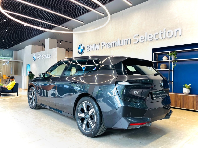 BMW iX xDrive40